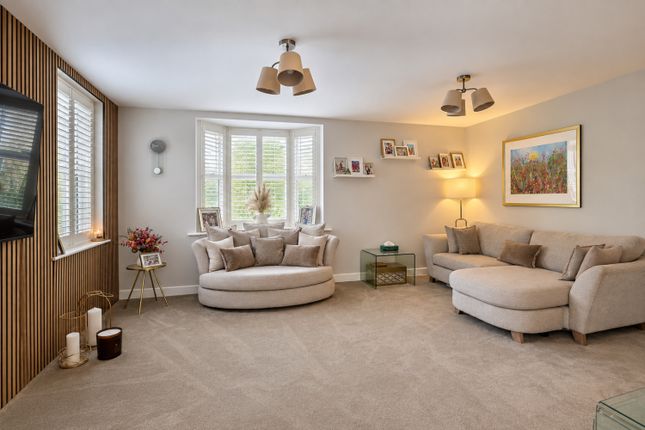 104, Elmhurst Way, Carterton photo 4
