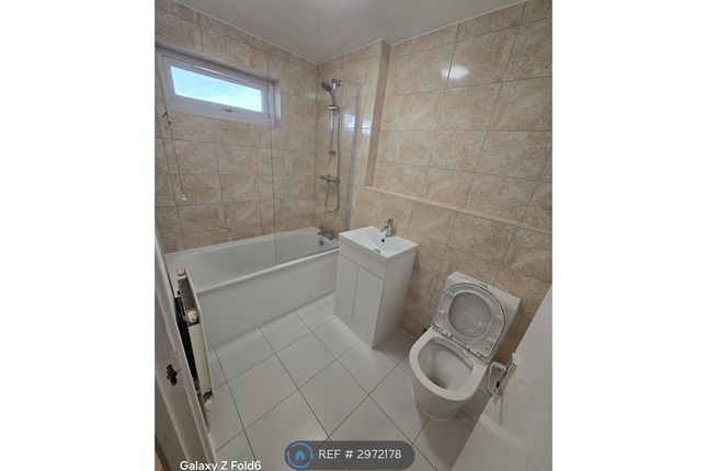 Invermore Place, London photo 4