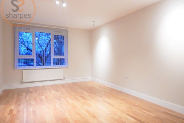 15 Tintern Close, London photo 2