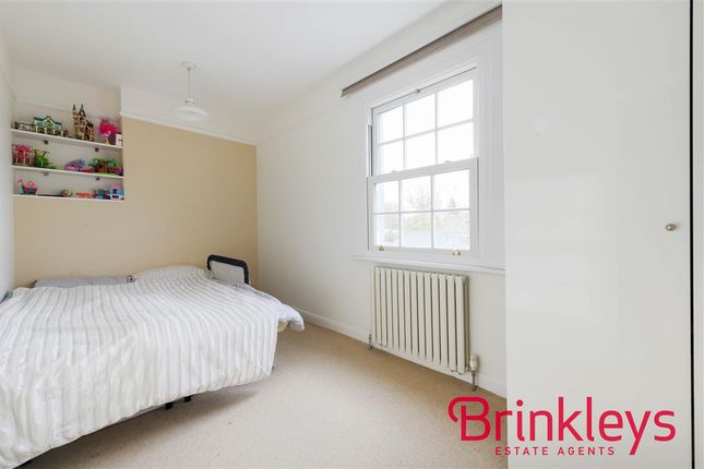 Semi-detached house to rent in Lime Grove, New Malden