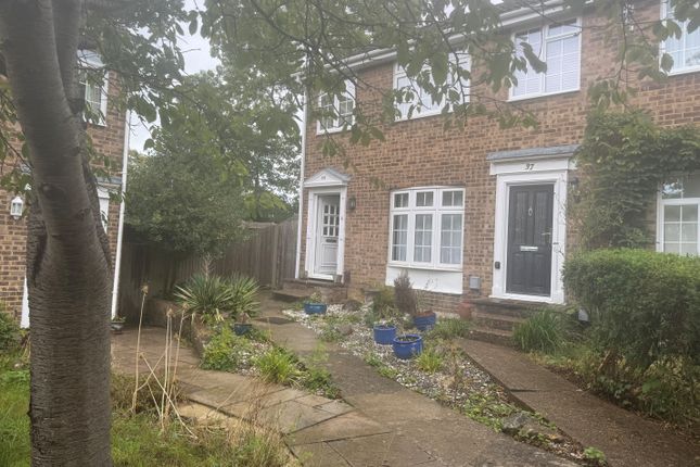 35 Oakfields - Front