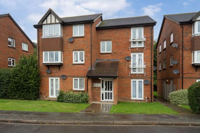 1-bed flat on 167, Rabournmead Drive, Northolt, £205,000