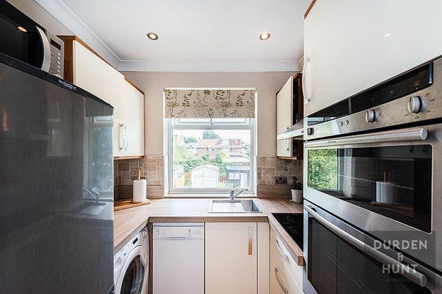 25 Cheltenham Gardens, Loughton photo 5