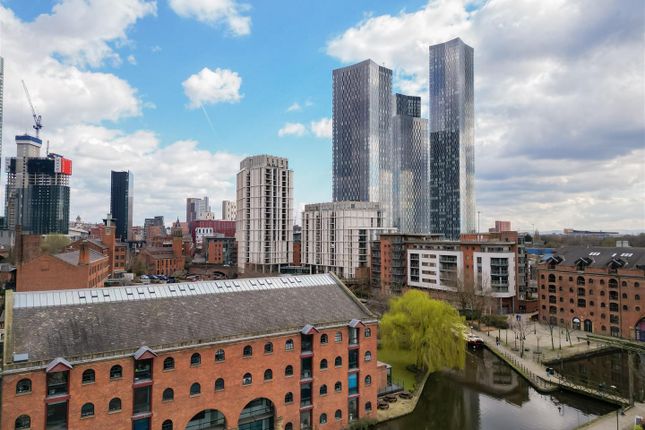 Flat for sale in Slate Wharf, Manchester