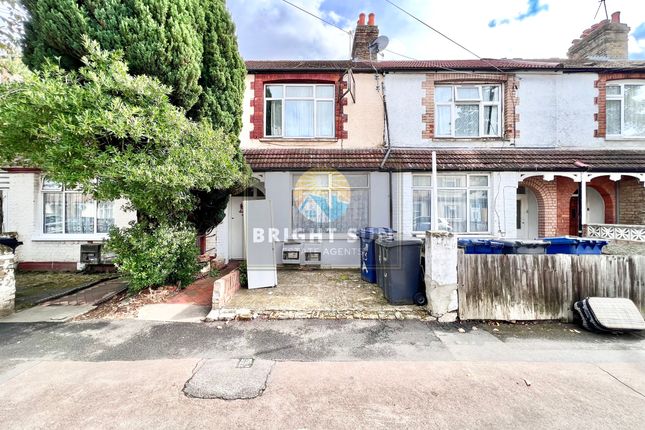 Thumbnail Maisonette for sale in Victoria Road, Southall