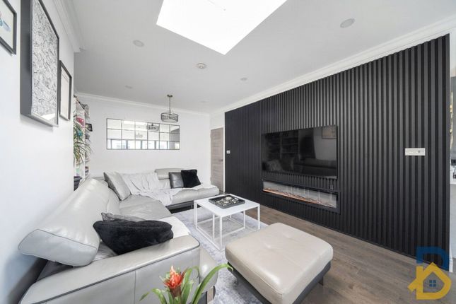 120 Alma Avenue, Hornchurch photo 2