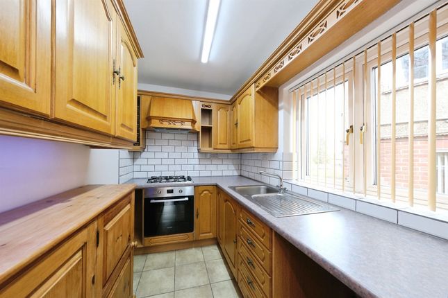 22, East Avenue, Rotherham photo 3
