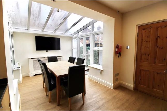 Tankerville Terrace, Newcastle Upon Tyne photo 3