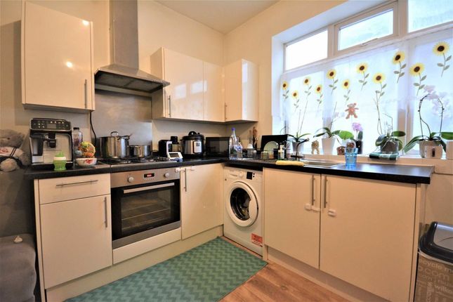 Flat 3, 50, Station Road, Hendon photo 4