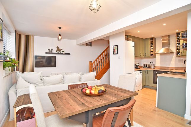 7 Royal Stables Woodfield Drive, Harrogate photo 2