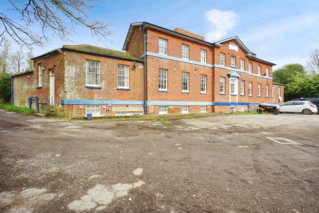 Thumbnail Flat for sale in Western Road, Crediton