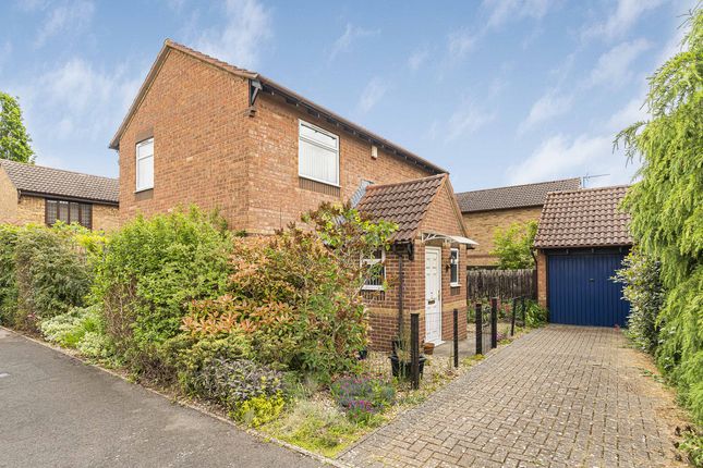 Thumbnail Detached house for sale in Chestnut End, Bicester