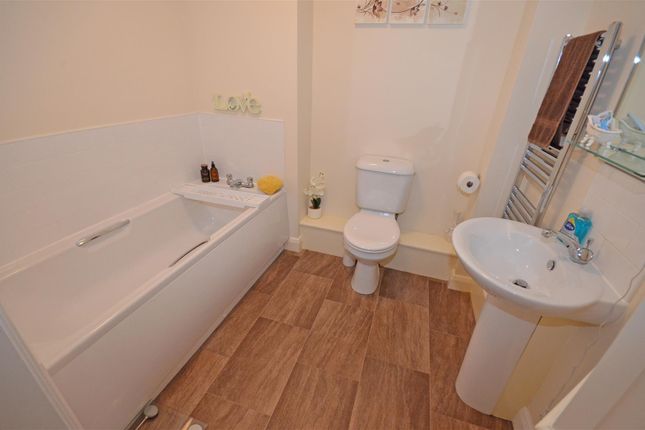 Flat for sale in Woodlands Park, Walnut Close, Godley, Hyde