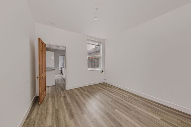 16 Stubbs Gate, Newcastle photo 3