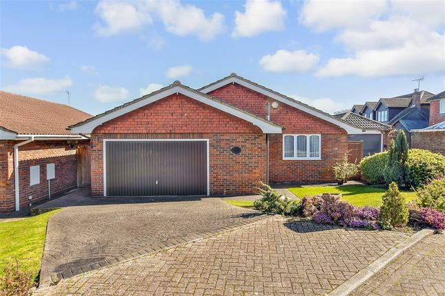 3-bed house on Penshurst Close, Longfield, £550,000