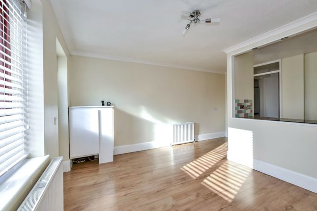 34, De Havilland Way, Abbots Langley photo 4