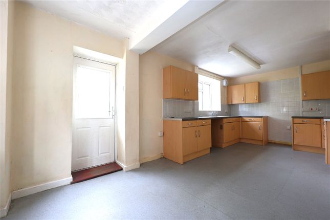 3, Steeple Close, Kidderminster photo 4