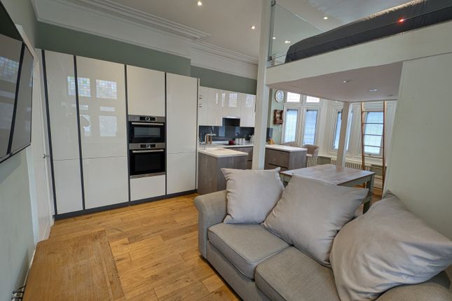 Flat 2, 58, Earls Avenue, Kent photo 3
