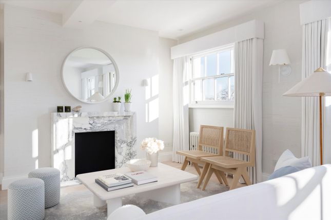 Flat for sale in Hyde Park Gardens, London W2.