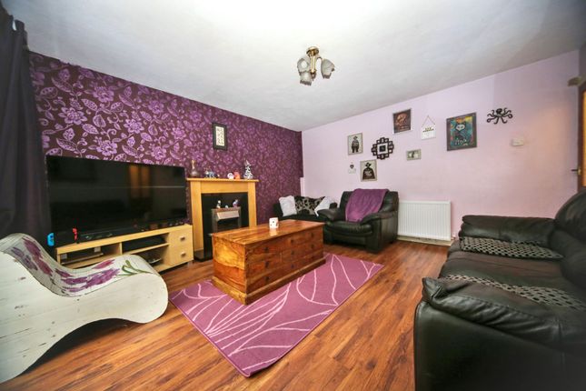 159 Beech Hill Lane, Wigan photo 4