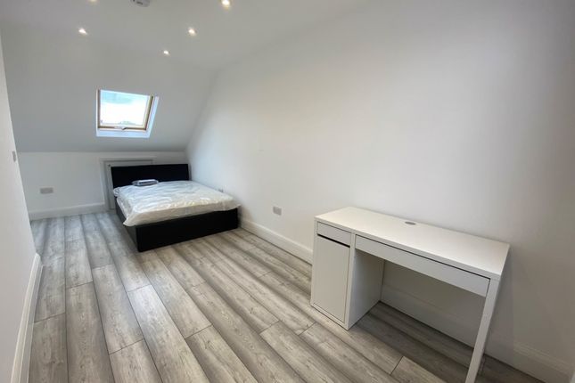 Room to rent in Wellington Road, Harrow