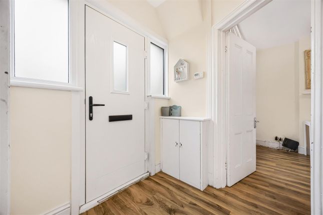 2, Briants Avenue, Reading photo 2