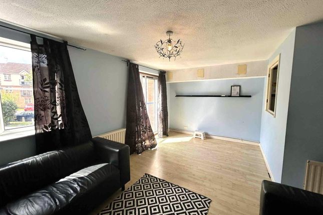19, Keer Court, Birmingham photo 3