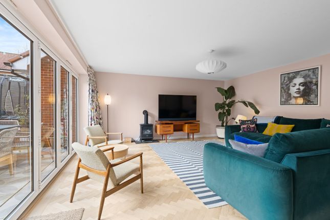 2, Davey Way, Hurstpierpoint photo 3