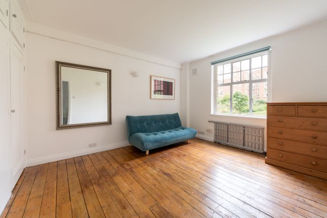 Studio to rent in Belsize Grove, London