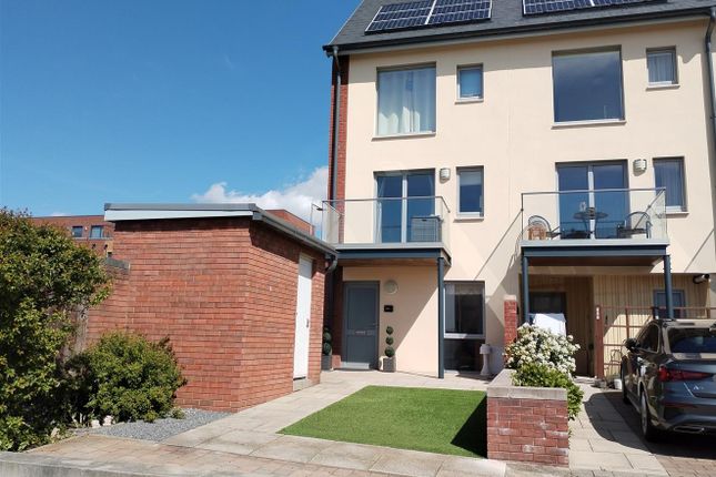Town house for sale in Langdon Road, Marina, Swansea SA1