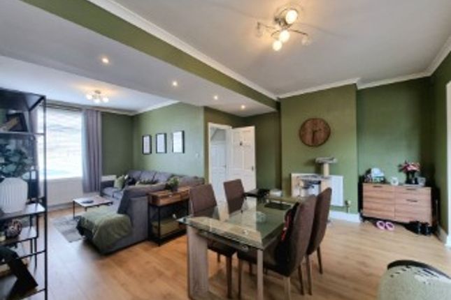 7 Williams Terrace, Bridgend photo 3