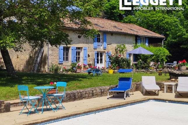Thumbnail Villa for sale in Lorigné, Deux-Sèvres, Nouvelle-Aquitaine
