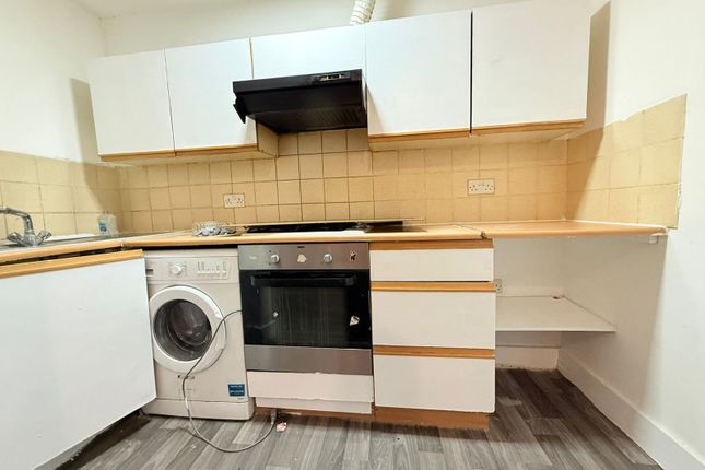 Two Bedroom Ground Floor Flat Close To Seven King Station-1850