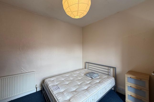 Room 5 39, Nottingham photo 2