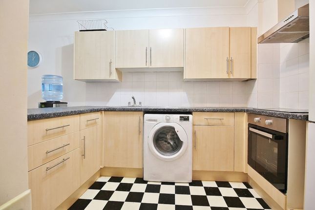Flat 5, Ridgemead Court, Isleworth photo 3