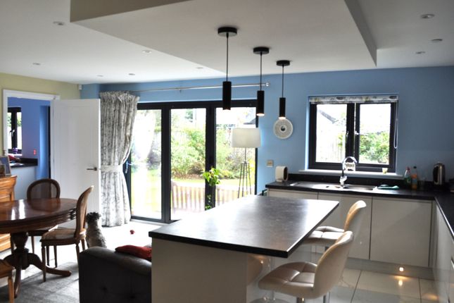 11, Bishops Wood Grove, Swansea photo 5