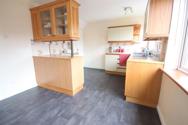 58, Stonelea Close, Chippenham photo 4