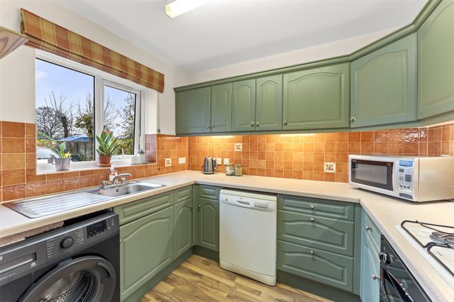 1, Taylor Close, Harefield photo 3