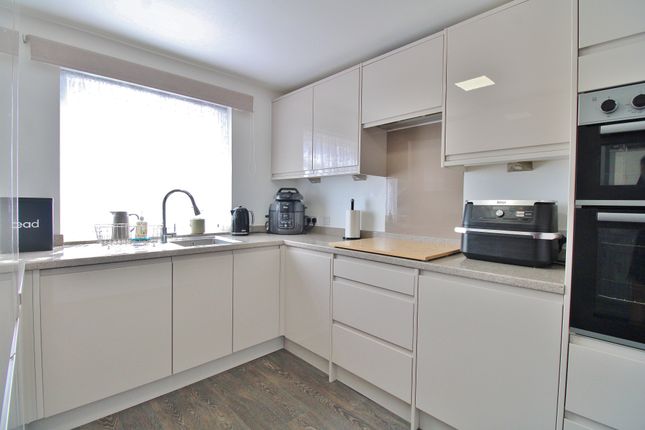 81, East House Avenue, Fareham photo 4