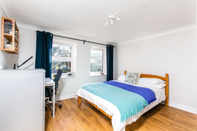 Flat for sale in Earlham Grove, Forest Gate, London