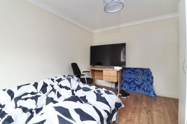 Shared accommodation to rent in The Polygon, Southampton