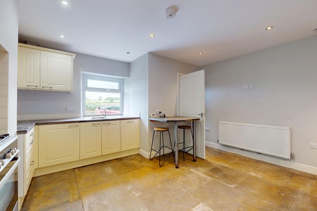 39 Greenside, Wakefield photo 4