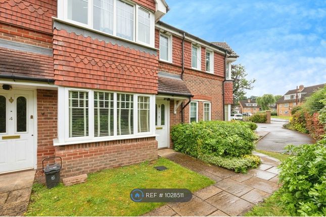 Madeira Court, St John Road Cove, Farnborough photo 2