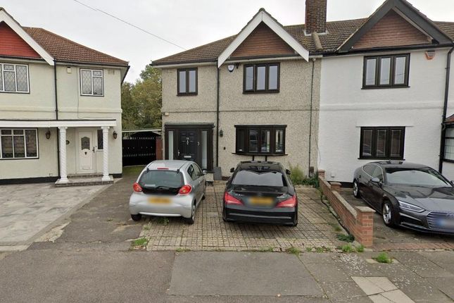 Thumbnail Property to rent in Hall Road, Chadwell Heath, Romford