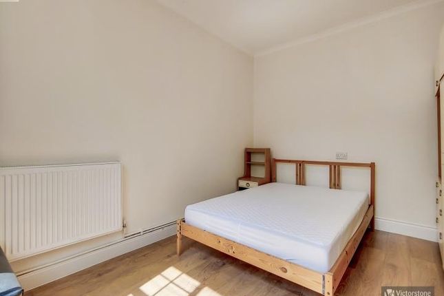 Flat to rent in Windsor House, Wenlock Road, Hoxton, London