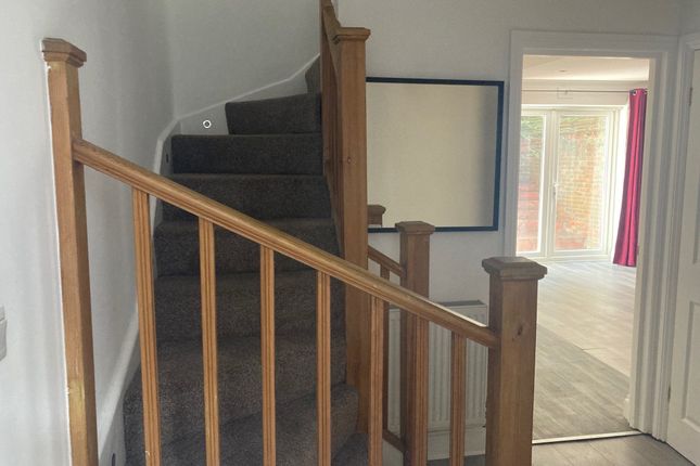 22a Mutrix Road, London photo 2