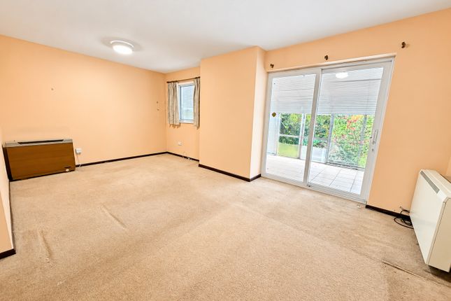 Blenheim Road, Kingswinford photo 2