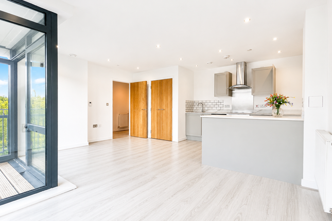 Flat 2, Pinnacle House, Enfield photo 4
