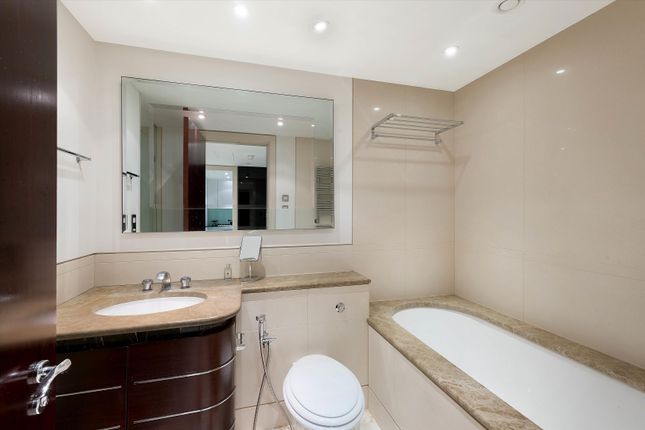 Studio for sale in The Knightsbridge Apartments, 199 Knightsbridge, London