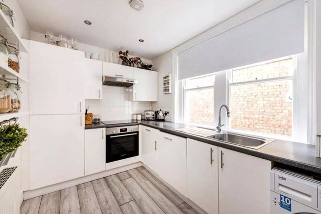 Flat for sale in Yale Court, Honeybourne Road